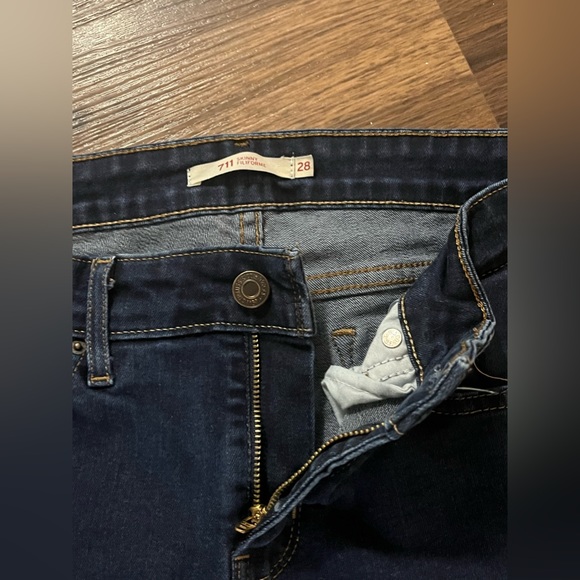 Levis 711 Skinny Jean - Picture 6 of 8